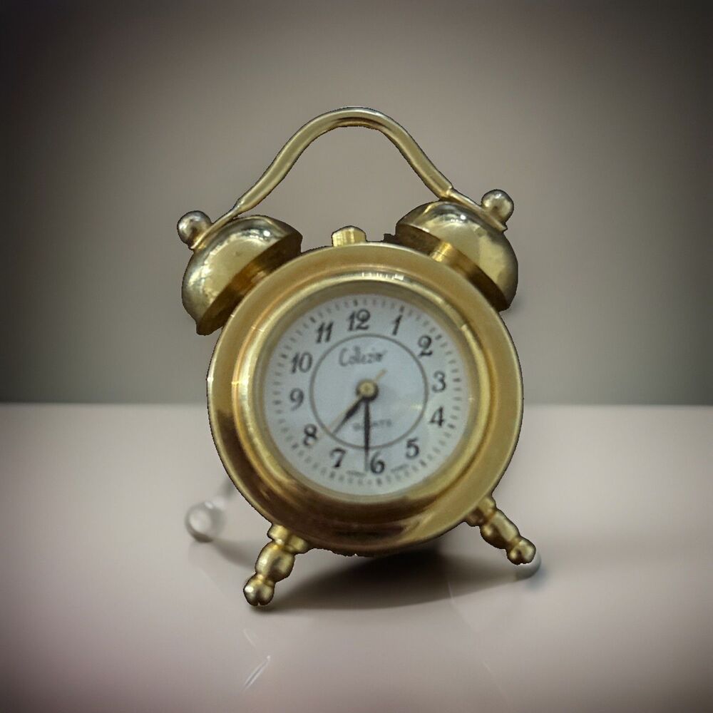Vintage Miniature Circa Quartz Gold Design Desk Clock Untested Collectable